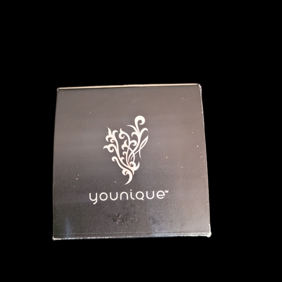 Younique Splurge Cream Shadow Ferocious - Picture 4 of 8